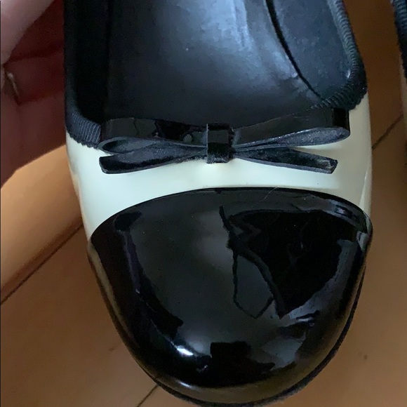 Prada - Super Cute Bow-Tie Heels - Picture 3 of 8